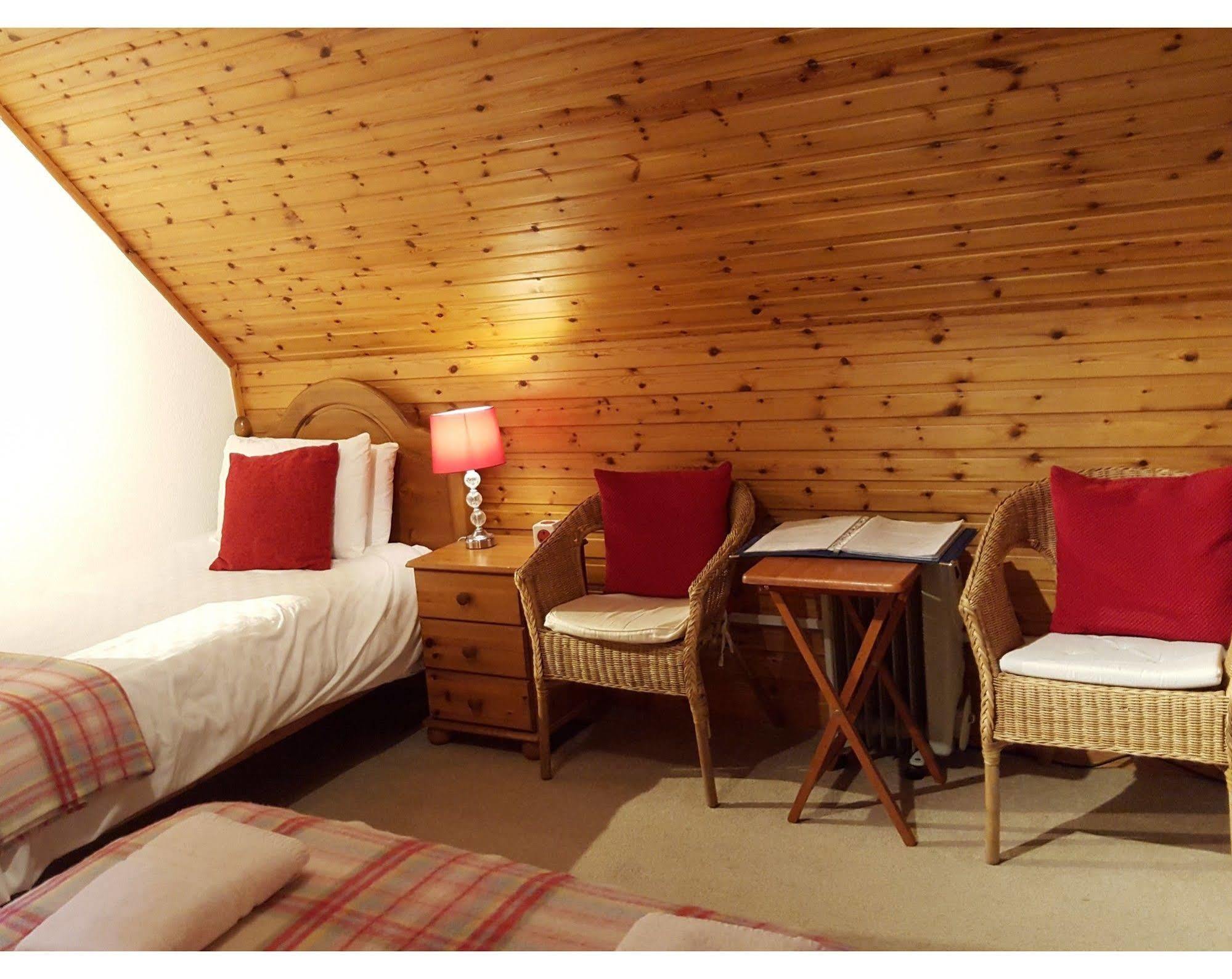 คาร์น มอร์ เบด แอนด์ เบรกฟาสต์ Bed & Breakfast อาวีมอร์ ภายนอก รูปภาพ