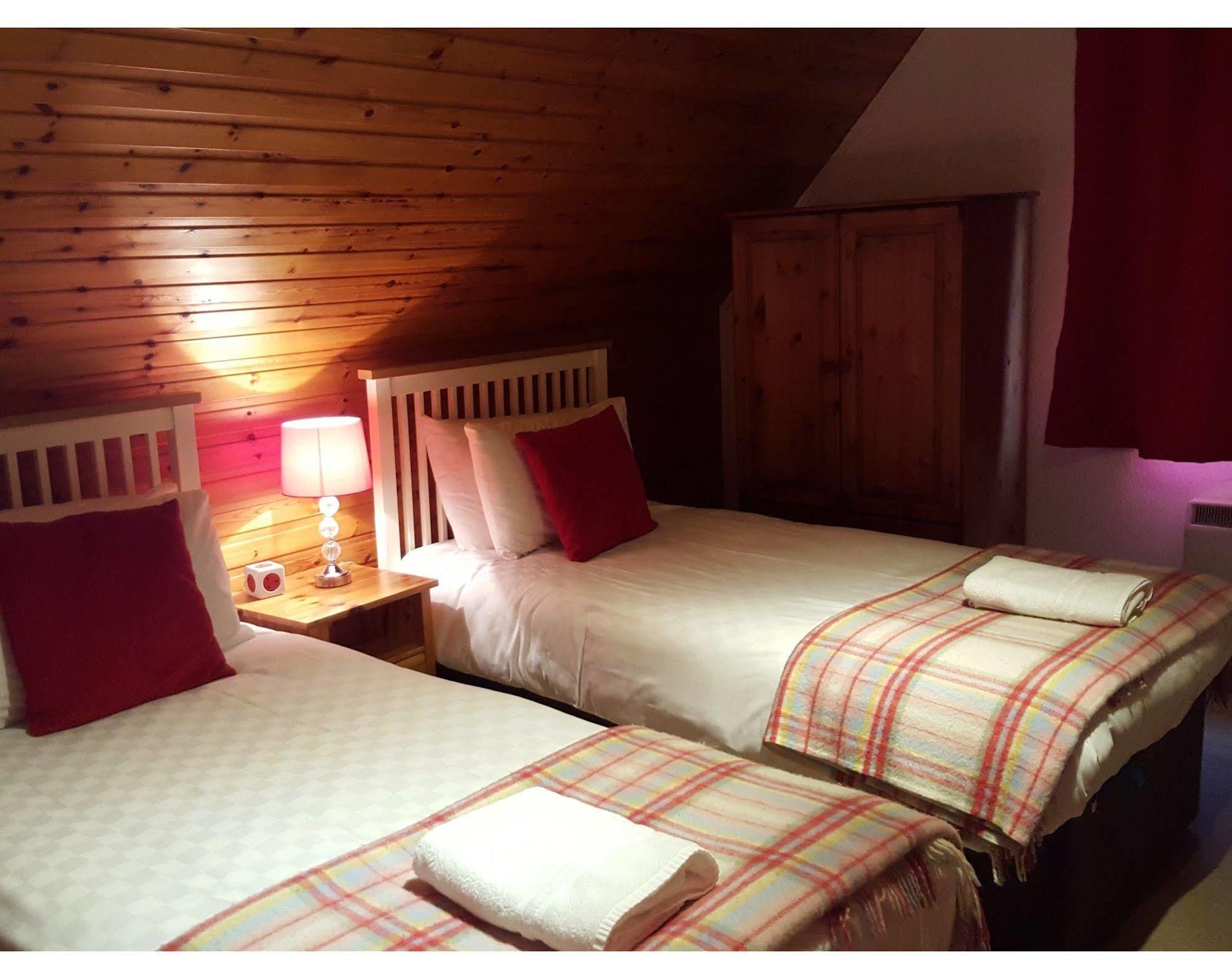 คาร์น มอร์ เบด แอนด์ เบรกฟาสต์ Bed & Breakfast อาวีมอร์ ภายนอก รูปภาพ