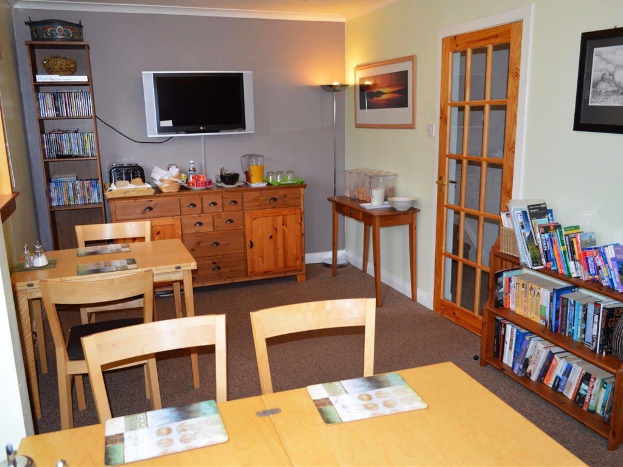 คาร์น มอร์ เบด แอนด์ เบรกฟาสต์ Bed & Breakfast อาวีมอร์ ภายนอก รูปภาพ